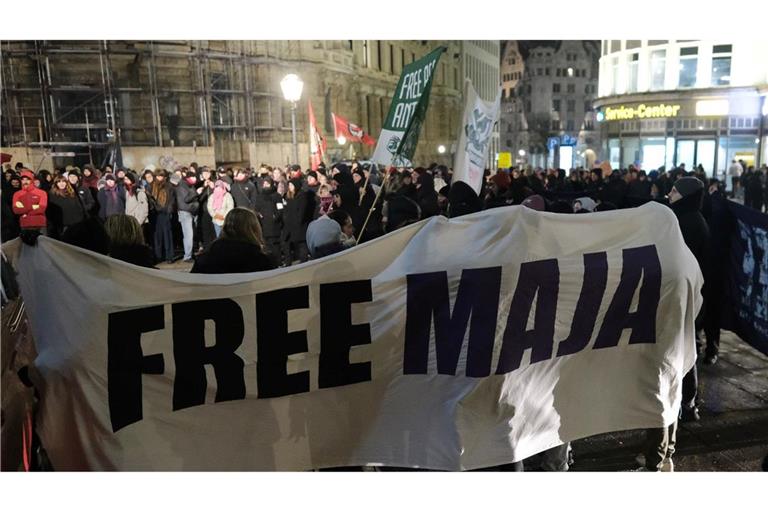 Demonstration in Leipzig gegen das Urteil im Fall Maja T. Auch in Berlin gingen mehrere hundert Menschen auf die Straße.