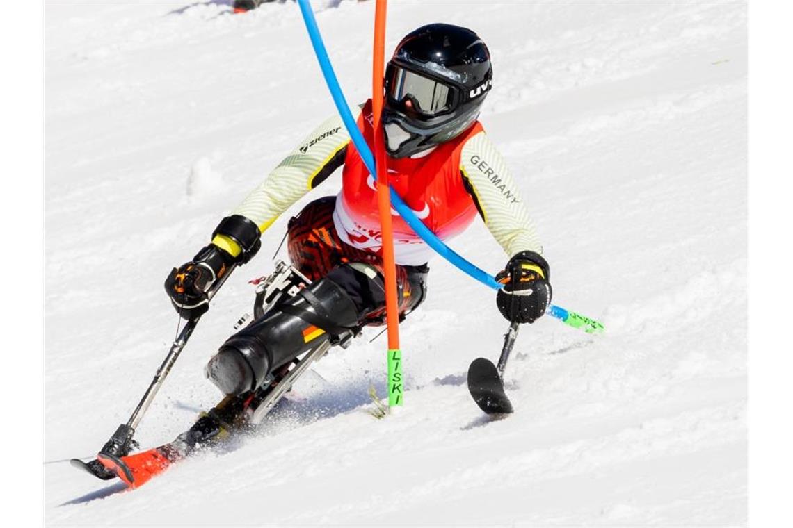 Tränen, Aufholjagd, Tränen: „Schneekönigin“ Forster mit Gold Den abschließenden Slalom bestreitet Anna-Lena Forster als Schnellste. Foto: Christoph Soeder/dpa