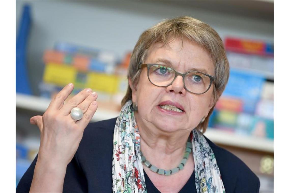 „Schulgipfel“: Bildungsgewerkschaften sehen kaum Fortschritt „Den Ankündigungen des Schulgipfels sind noch viel zu wenig Taten gefolgt. Die Mühlen mahlen langsam und so werden die Erwartungen, dass alles von heute auf morgen umgesetzt wird, enttäuscht“, sagt Marlis Tepe. Foto: Britta Pedersen/dpa
