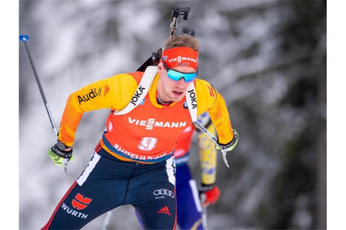 Den deutschen Biathleten um Johannes Kühn ist mit dem dritten Platz in der Mixedstaffel eine ordentliche WM-Generalprobe geglückt. Foto: Sven Hoppe/dpa