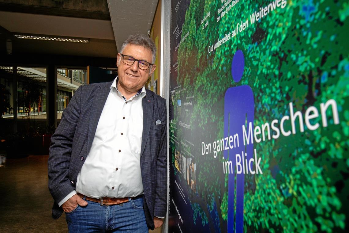 Den Kindern etwas zutrauen Den ganzen Menschen im Blick haben – das war Heinz Harter wichtig. Der Rektor der Max-Eyth-Realschule wollte seinen Schülern nicht nur Lernstoff vermitteln, sondern sie auch in ihrer Persönlichkeitsentwicklung unterstützen.Foto: A. Becher