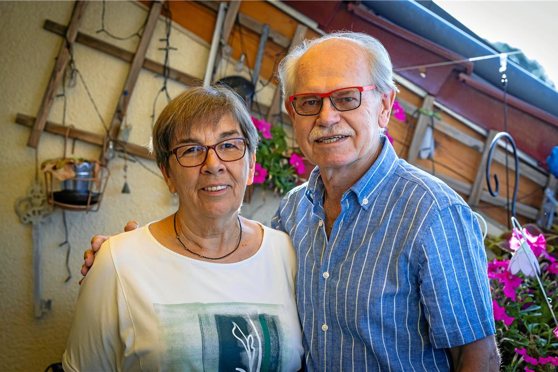 Scherben brachten ihnen Glück Den liebevollen Umgang miteinander haben sich Ingrid und Erwin Wägerle über die Jahre bewahrt. Foto/Repro: Alexander Becher
