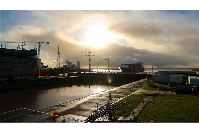 Den Nord-Ostsee-Kanal nutzen wieder mehr Schiffe. (Archivbild)