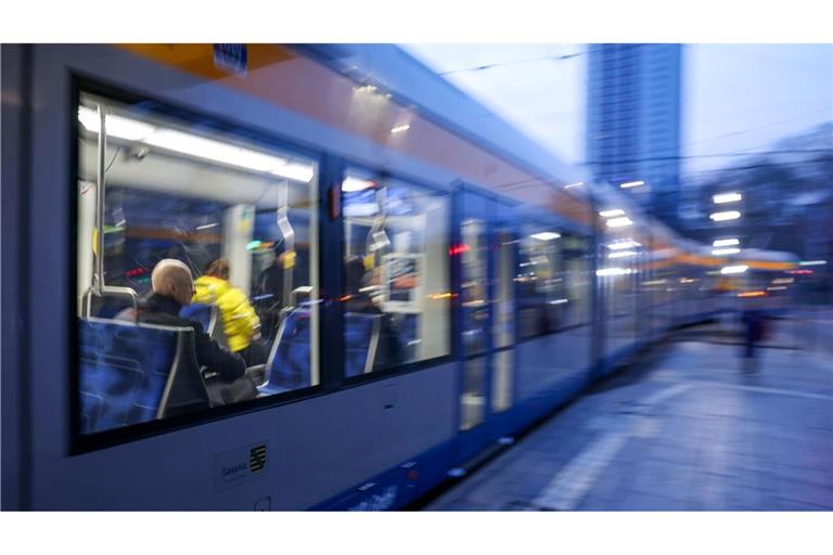 Den ÖPNV nutzten im ersten Halbjahr 5,7 Milliarden Menschen. (Archivbild)