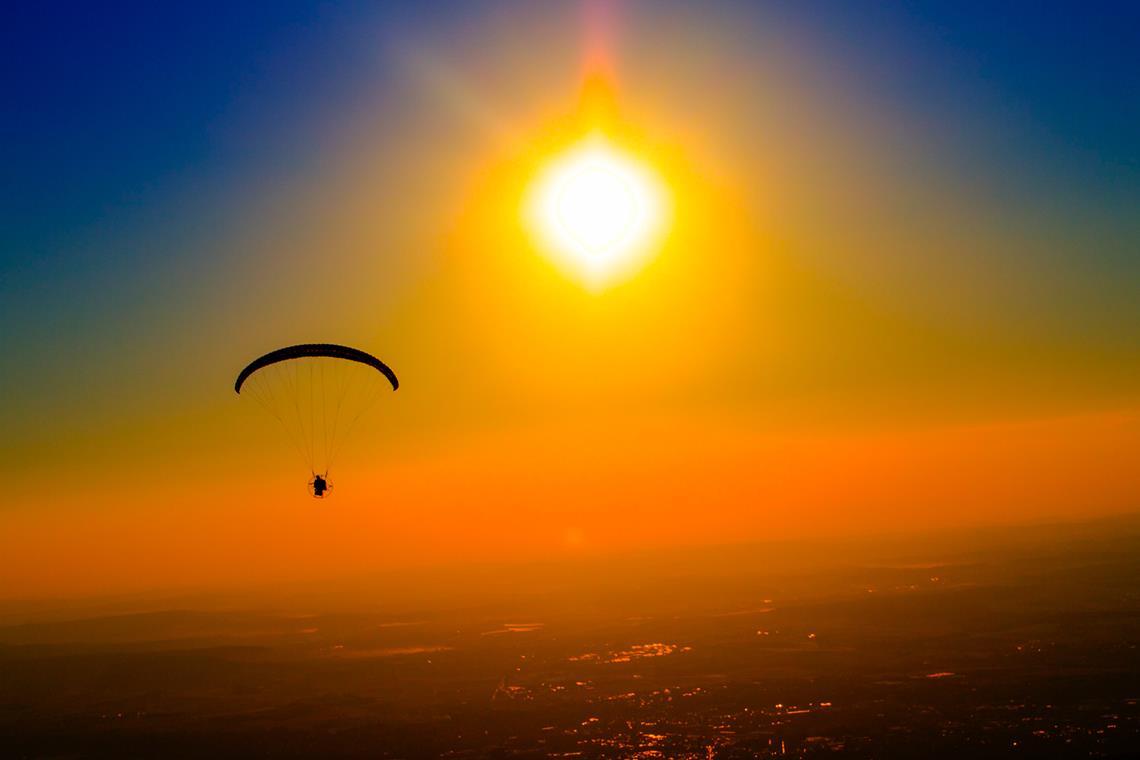 Mit dem Flyke die Welt von oben entdecken Den Propeller des Flyke sieht man von Weitem. Damit kann der Spiegelberger Steffen Obenland unabhängig von Thermik in die Lüfte gehen. Fotos: Steffen Obenland