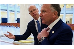 Den US-Sondergesandten Steve Witkoff hat Kirill Dmitrijew hofiert, für den Bundeskanzler Merz hat er nur Spott übrig. (Archivbild)