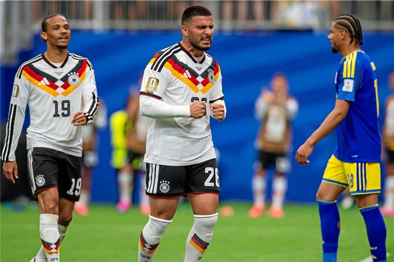 Deniz Undav sammelt weitere Punkte bei den BKZ-Bundestrainern; für Leroy Sané (links) gilt das bislang nicht unbedingt. Foto: Imago