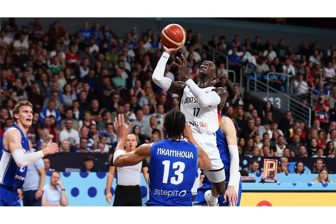 Schröder: "Chance, historischen Sommer zu erleben" Dennis Schröder will die deutschen Basketballer auch zum EM-Titel führen.