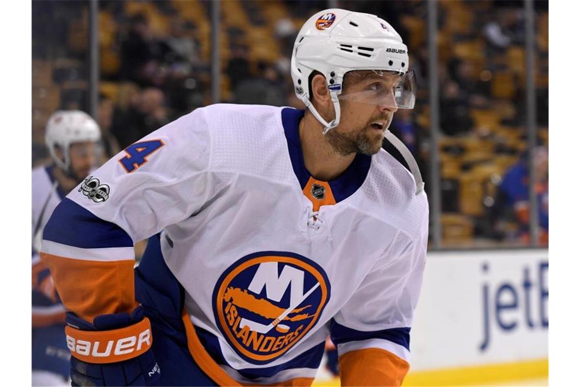NHL-Profi Seidenberg vor Karriereende Dennis Seidenberg hatte zuletzt für die New York Islanders in der NHL gespielt. Foto: Eric Canha/Cal Sport Media/dpa