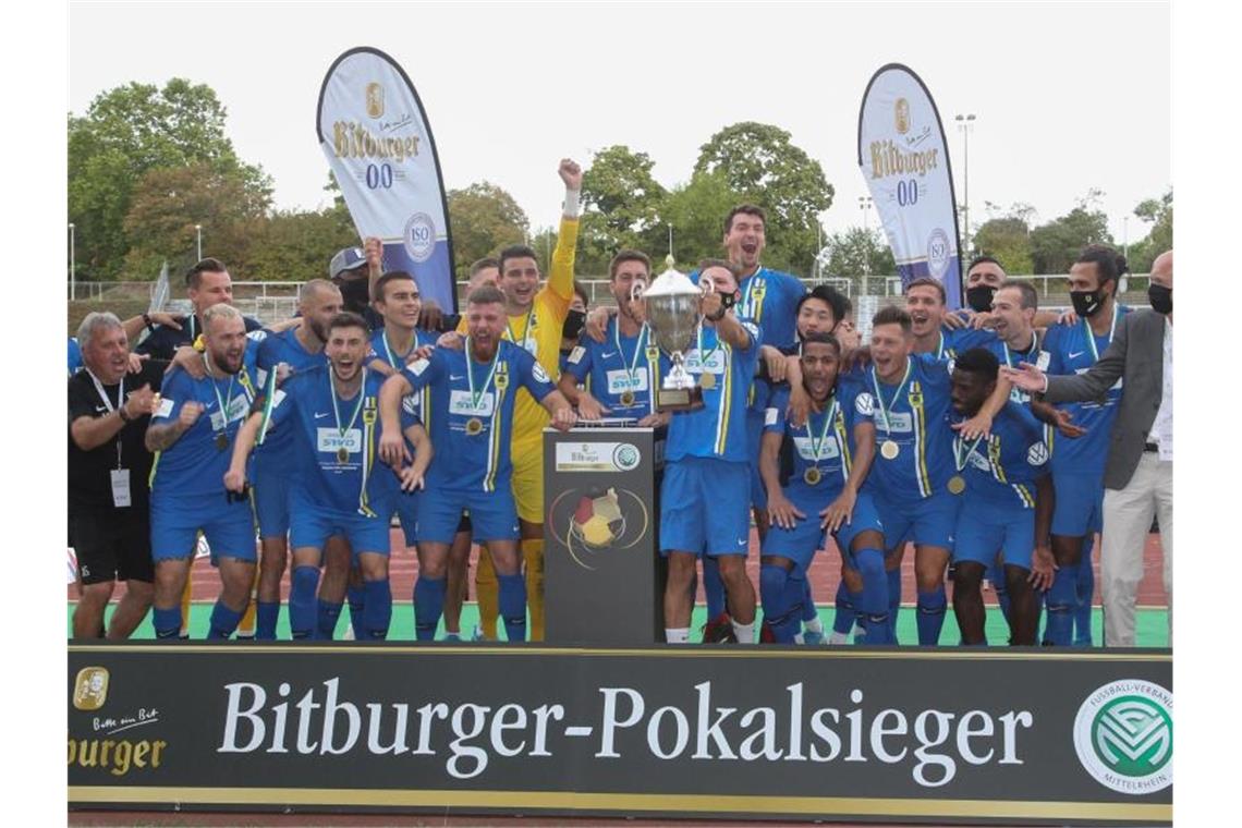 Der 1. FC Düren hat überraschend den Mittelrhein-Pokal gewonnen und trifft in der ersten Runde des DFB-Pokals auf den FC Bayern. Foto: -/Fußball-Verband Mittelrhein e.V./dpa