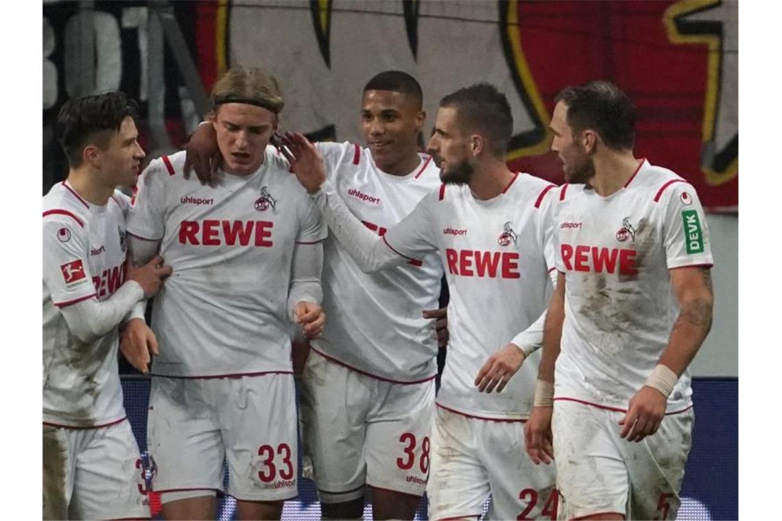 Bayern zittert sich zum Sieg - Köln überrascht Frankfurt Der 1. FC Köln fuhr in Frankfurt den vierten Saisonsieg ein. Foto: Thomas Frey/dpa