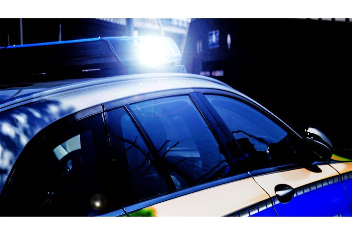 Der 15-Jährige wurde nach kurzer Flucht von der Polizei gestellt. (Symbolbild)