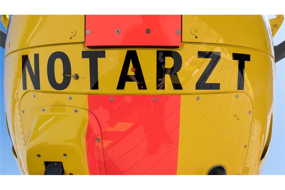 Mann will Efeu-Hecke mit Benzin entfernen - schwer verletzt Der 19-Jährige kam mit schweren Brandverletzungen in eine Spezialklinik. (Symbolbild)