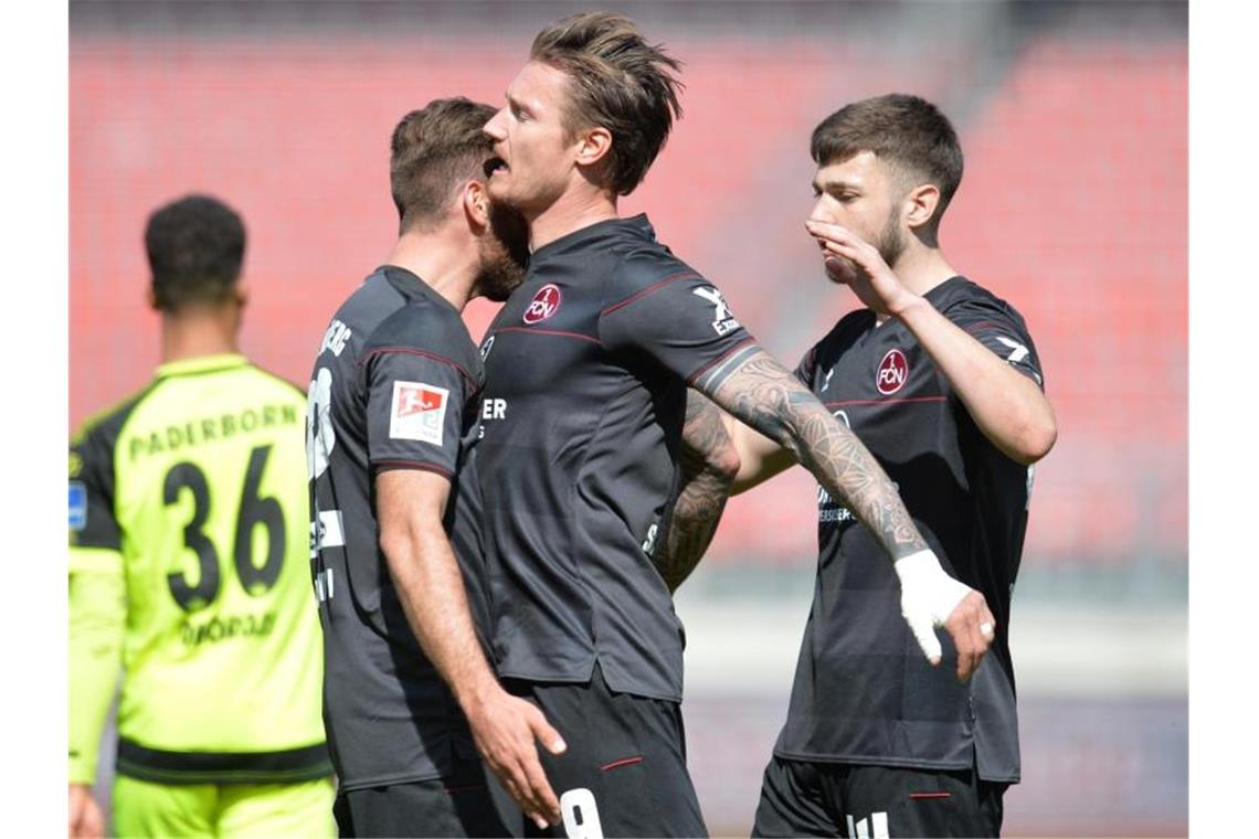 Der 1. FC Nürnberg feierte einen wichtigen Heimsieg gegen Paderborn. Foto: Timm Schamberger/dpa