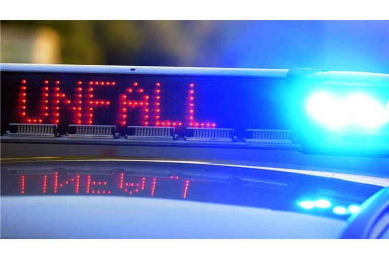 Der 22 Jahre alte Fahrer des zweiten Motorrads befindet sich noch in kritischen Zustand im Krankenhaus.