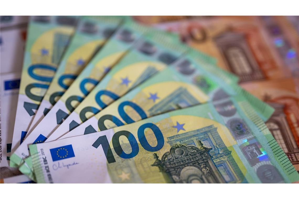 Der 24-Jährige war nach dem Kneipenbesuch um hunderte Euro reicher. (Symbolbild)