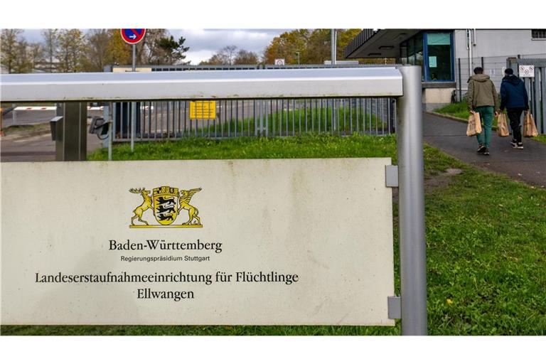 Der 26 Jahre alter Jäger drohte, die LEA anzugreifen und Bewohner zu töten (Archivbild).