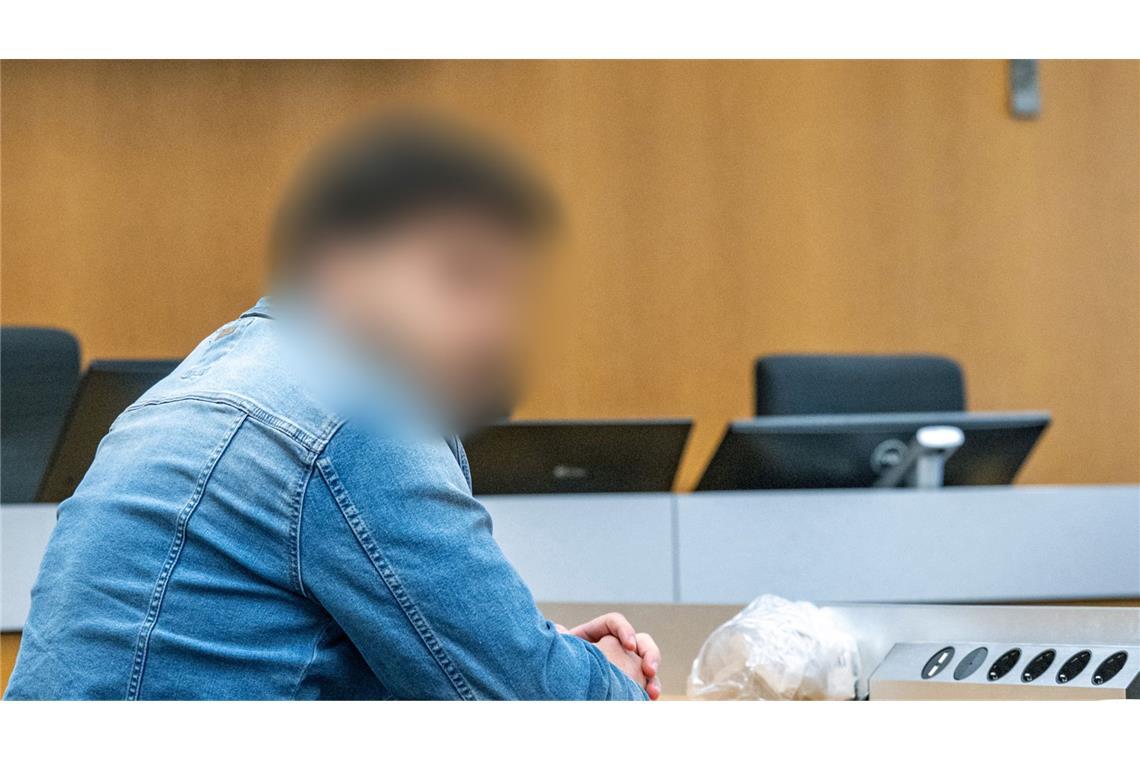 Der 28-jährige soll im Dezember 2024 versucht haben, seine dreijährige Tochter in der gemeinsamen Wohnung zu vergiften.