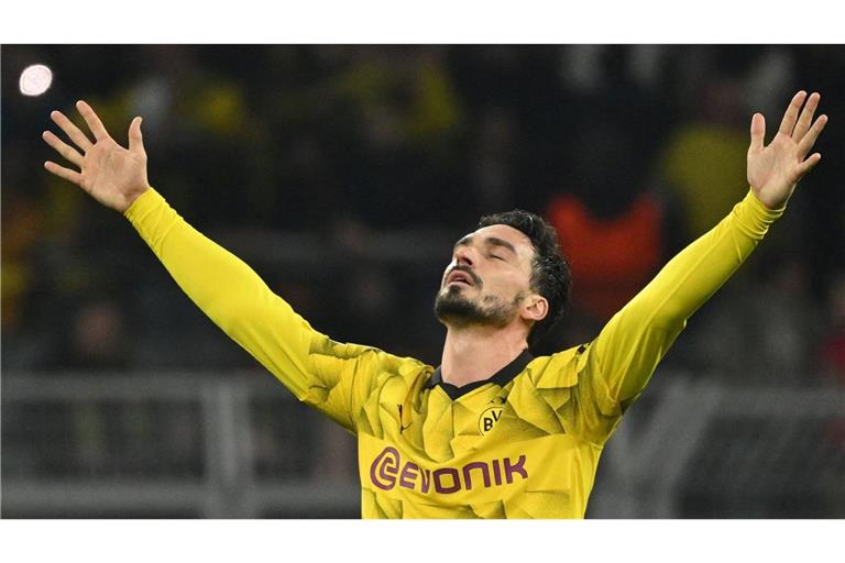 Der 35 Jahre alte Abwehrspieler von Borussia Dortmund ist nicht für die kommenden Länderspiele der DFB-Elf nominiert.