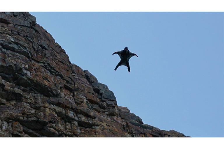 Der 47-Jährige starb bei einem Wingsuit-Flug. (Symbolbild)