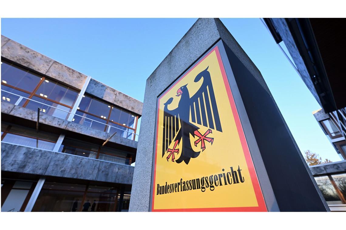 Verfassungsgericht mit Stein beworfen - Wiederholungstäter? Der 48-Jährige soll einen Stein auf das Bundesverfassungsgericht geworfen haben.