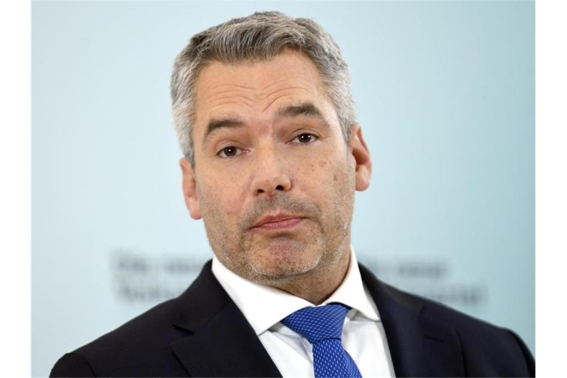 Österreich mit neuem Kanzler - Ein Befreiungsschlag? Der 49-jährige Nehammer soll neuer Chef der konservativen ÖVP und neuer Bundeskanzler von Österreich werden. Foto: Roland Schlager/APA/dpa