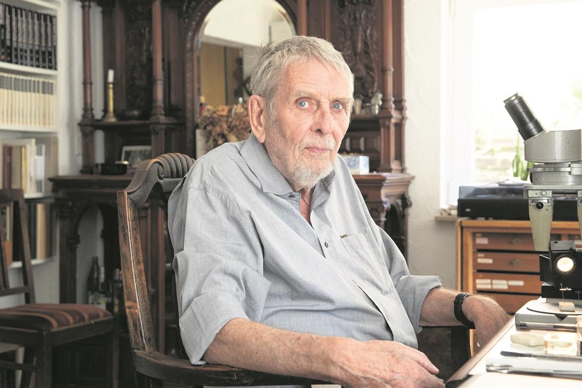 Der 78-jährige Jürgen Frank beschäftigt sich schon seit 53 Jahren mit Käfern.