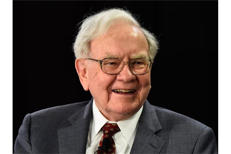 Der 89 Jahre alte US-Staranleger Warren Buffett. Foto: Larry W. Smith/EPA/dpa