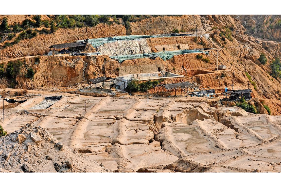 Der Abbau seltener Rohstoff ist meist eine sehr schmutzige Angelegenheit. China gehört auch deshalb zu den führenden Exporteuren, weil dort die Umweltstandards extrem niedrig sind.