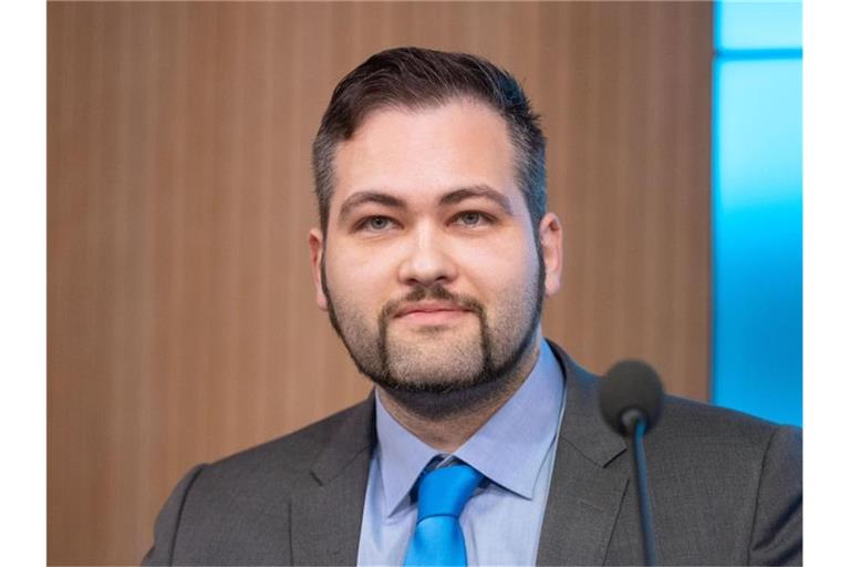 Der AfD-Landtagsabgeordnete Ruben Rupp nimmt an einer Pressekonferenz teil. Foto: Marijan Murat/dpa/archivbild