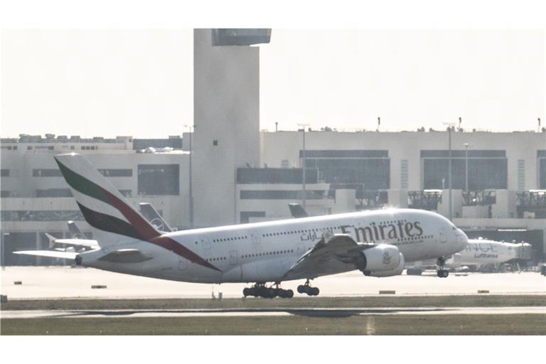 Der Airbus A-380 landete am Dienstag um kurz nach 13.30 Uhr in Frankfurt.