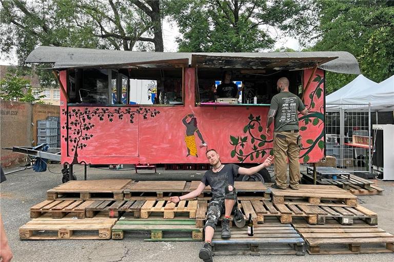 Der alte Juze-Bauwagen ist unter anderem auf der Jugendmeile beim Straßenfest als Getränkestand zum Einsatz gekommen. Archivfoto: privat