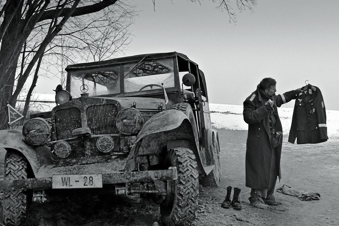 Backnanger Filmausstatter ist kein Nazi Der angeklagte Filmausstatter aus Backnang hat das wichtigste Fahrzeug für den Thriller „Der Hauptmann“ nachgebaut. Foto: Filmgalerie 451