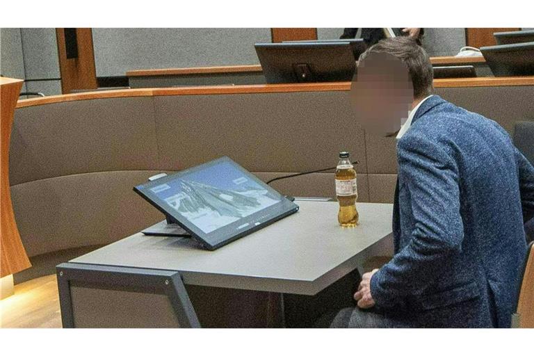 Der angeklagte Freund der Toten beteuerte seine Unschuld.