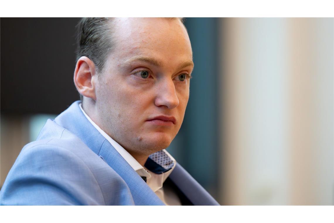 Der Angeklagte muss nach der Entscheidung des Gerichts für die bisherige Haft entschädigt werden. (Archivbild)