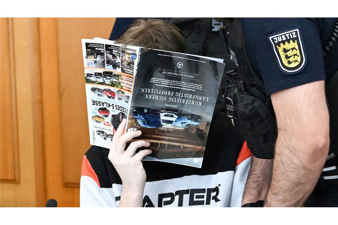 Der Angeklagte spricht vor Gericht von einem Fahrfehler.