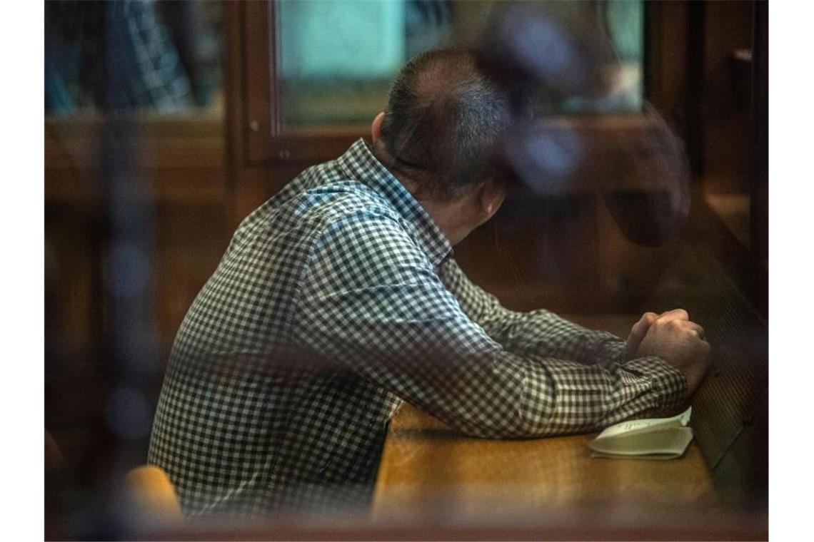 Angeklagter schweigt im Mordprozess um vermisste Schülerin Der Angeklagte wird sich im Fall Georgine Krüger zunächst nicht äußern. Foto: Paul Zinken
