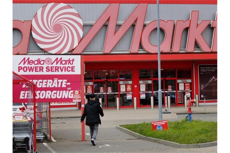 Der anhaltende Lockdown in Teilen Europas wie Deutschland und den Niederlanden belastet den Elektronikhändler Ceconomy, zu dem auch Mediamarkt gehört, weiterhin. Foto: Henning Kaiser/dpa