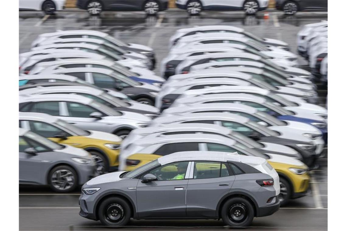 Experte erwartet wegen Chipkrise schwächstes Autojahr Der anhaltende Mangel an Halbleitern lässt bei den Autoherstellern die Produktion stocken. Foto: Jan Woitas/dpa-Zentralbild/dpa
