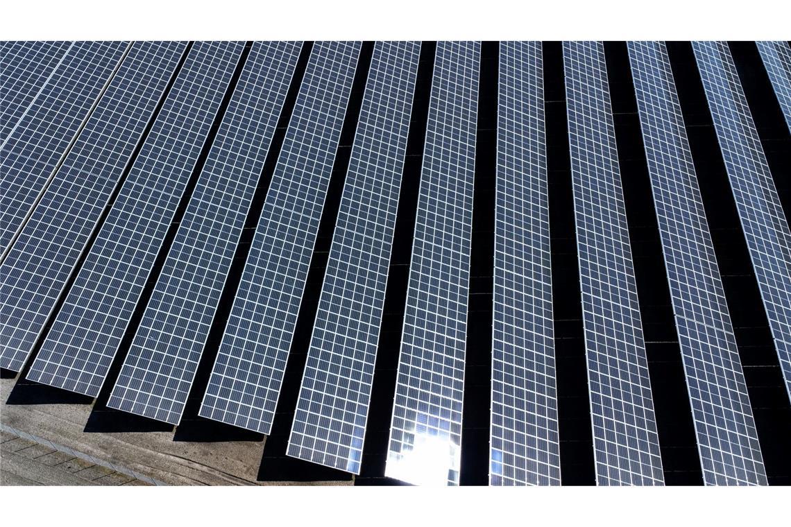 Der Ausbau von Solar- und Speichertechnologien sollte laut Verband konsequent fortgesetzt werden.