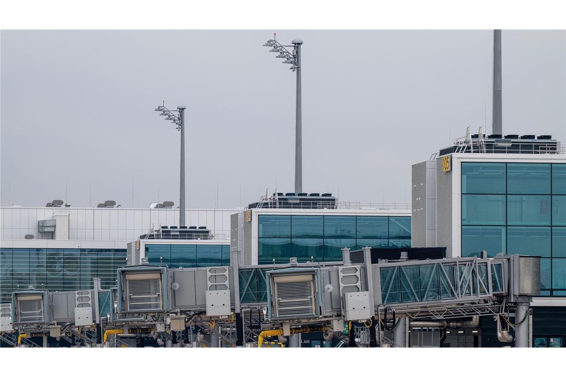 Der Außenbereich des Erweiterungsbau des Terminals 1 am Münchner Flughafen. (zu dpa: «Auto kollidiert am Münchner Flughafen mit Flugzeug»)