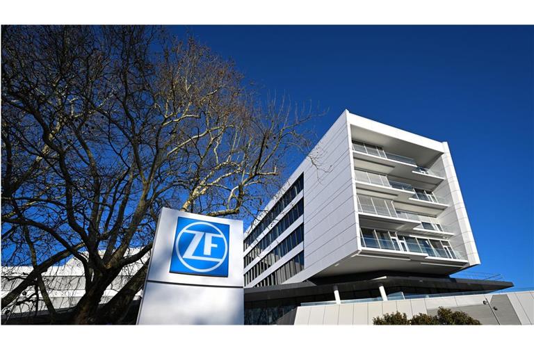 Der Autozulieferer ZF wird in der Konzernzentrale am Standort Friedrichshafen vorübergehend kürzere Arbeitszeiten einführen.