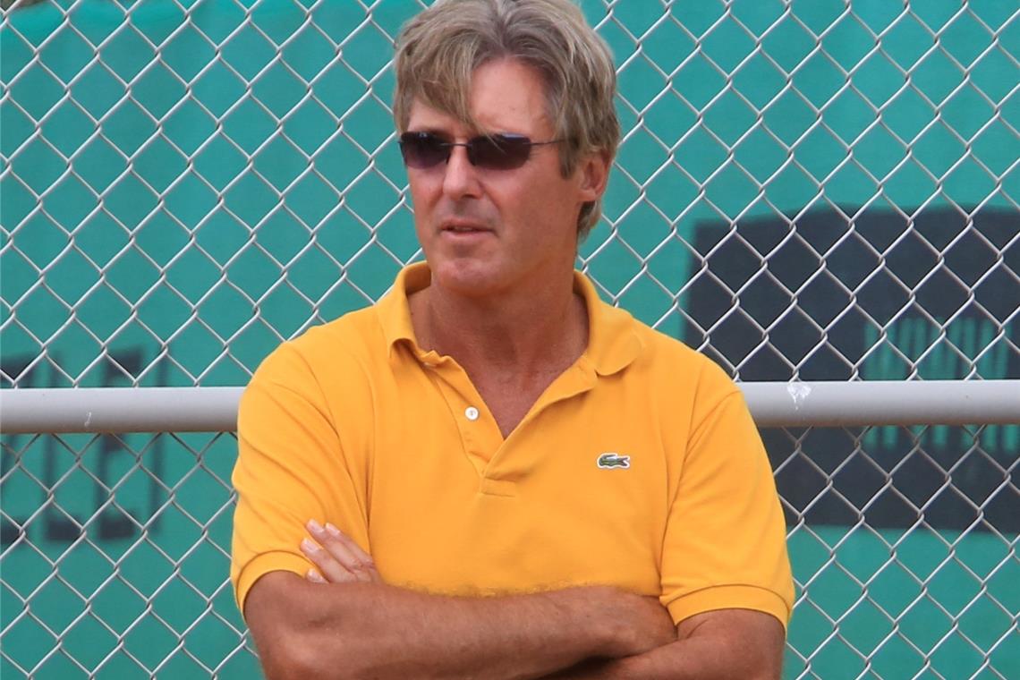 Tennisspieler freuen sich auf die Doppel Der Backnanger Trainer Hans-Ulrich Kirmse steht skeptisch der Coronarunde des WTB gegenüber. Archivfoto: B. Strohmaier