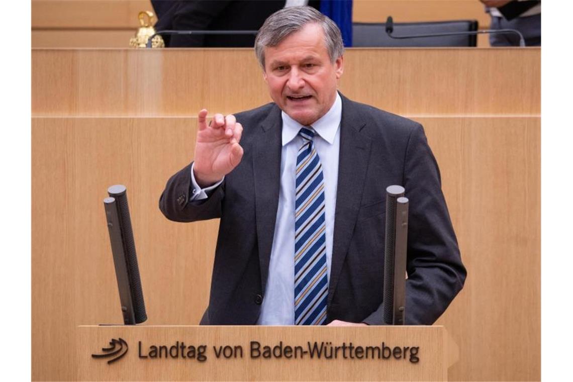 Rülke spottet über Eisenmanns mangelnde Beliebtheit Der baden-württembergische FDP-Fraktionschef Hans-Ulrich Rülke spricht in Stuttgart. Foto: Christoph Schmidt/dpa/Archivbild