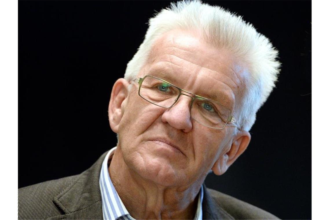 Minister: „Zeit der Basta-Politik glücklicherweise vorbei“ Der baden-württembergische Ministerpräsident Winfried Kretschmann (Bündnis 90/Die Grünen) spricht. Foto: Bernd Weissbrod/dpa