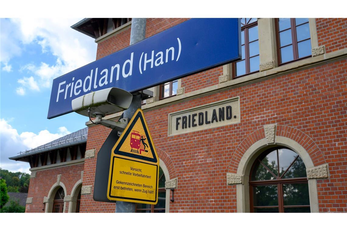 Viele Fragen offen nach Tod von 16-Jähriger in Friedland Der Bahnhof Friedland liegt rund 20 Autominuten von Göttingen entfernt, nahe der Grenze zu Hessen und Thüringen.