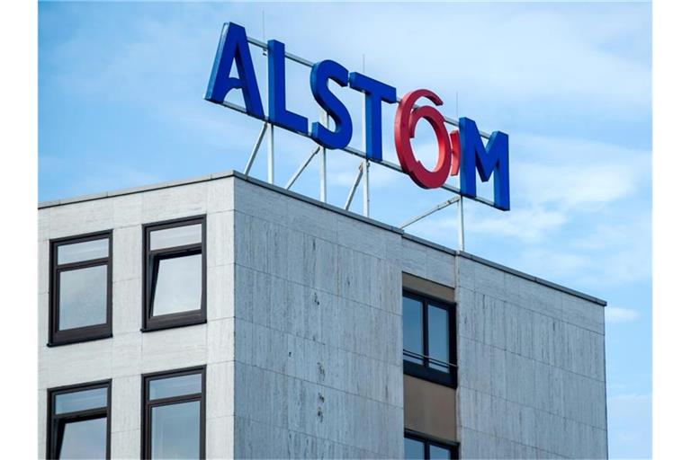 Der Bahntechnik-Konzern Alstom aus Frankreich plant die Übernahme der Zugsparte des kanadischen Unternehmens Bombardier. Foto: Hauke-Christian Dittrich/dpa