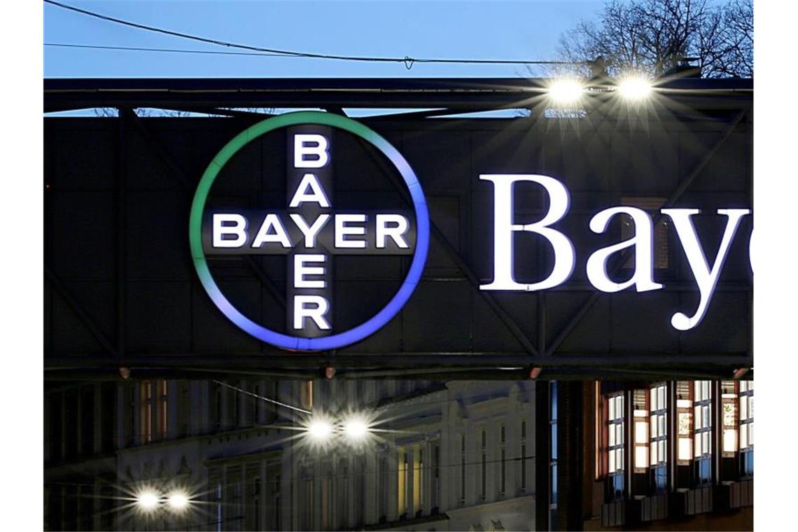 Bayer zuversichtlich - Zukauf soll Pharmasparte stärken Der Bayer-Konzern erwartet für das aktuelle Jahr einen Umsatzanstieg. Foto: Oliver Berg/dpa