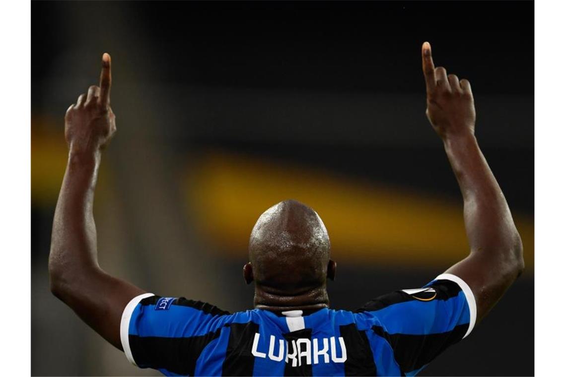 Bayers Final-Träume schon dahin - Niederlage gegen Inter Der Belgier in Diensten von Inter Mailand feiert seinen Treffer. Foto: Marius Becker/dpa