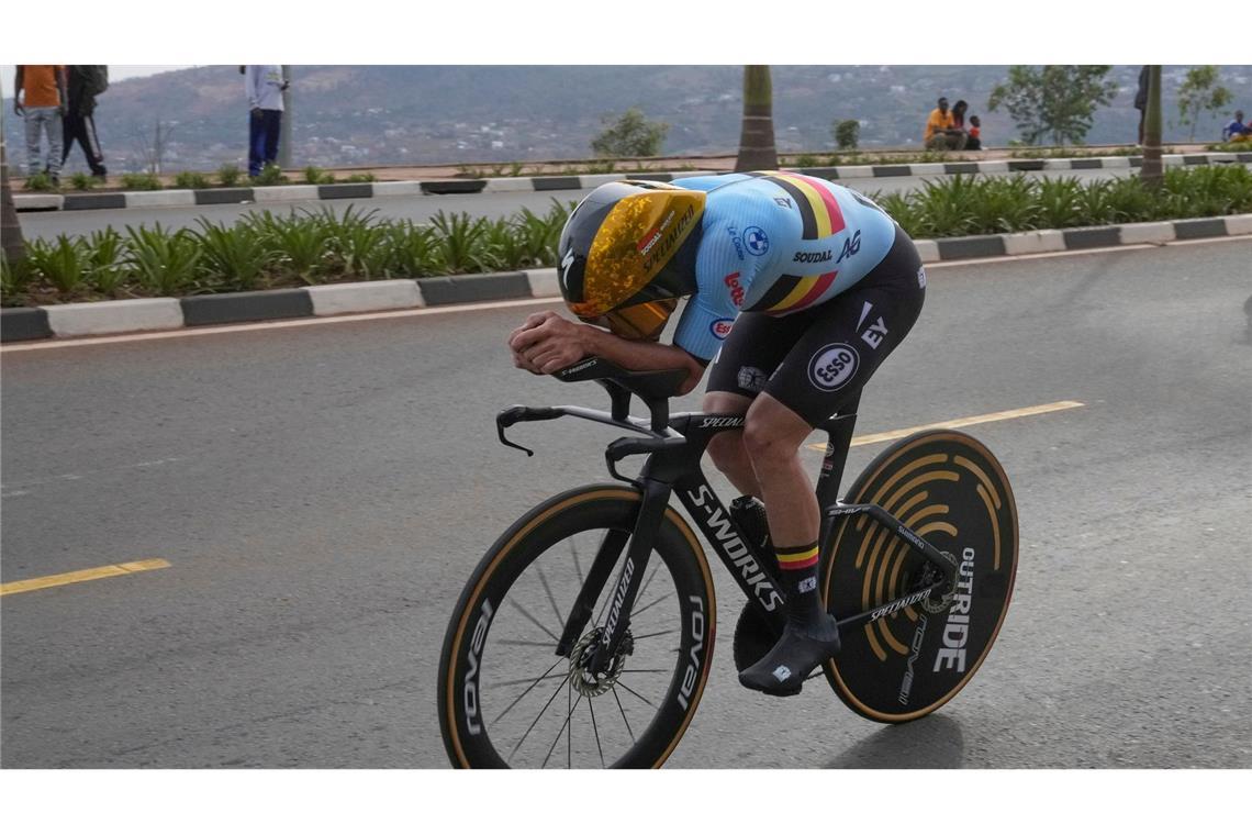 Evenepoel feiert drittes Zeitfahr-Gold und düpiert Pogacar Der Belgier Remco Evenepoel beim Einzelzeitfahren der WM in Ruanda.